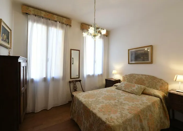 Le Due Corone Bed & Breakfast 3*